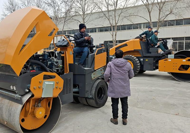 國外客戶來我廠參觀考察，并達(dá)成合作意向