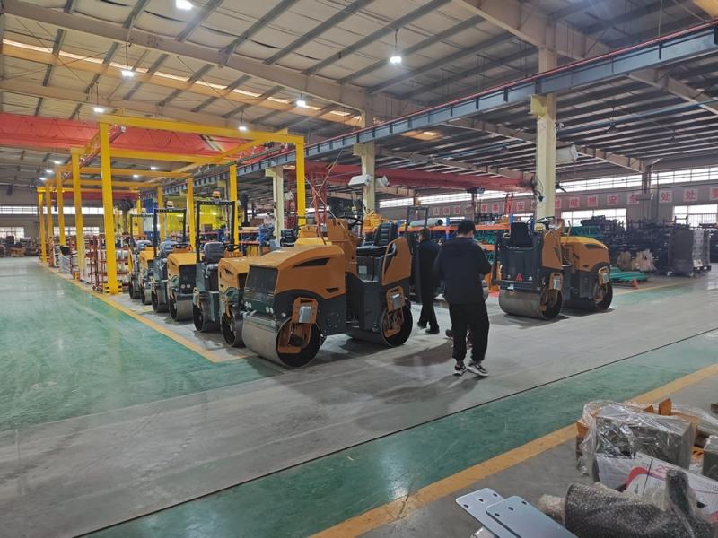 小型壓路機(jī)價(jià)格不能盲從，先把知識(shí)來(lái)學(xué)起！